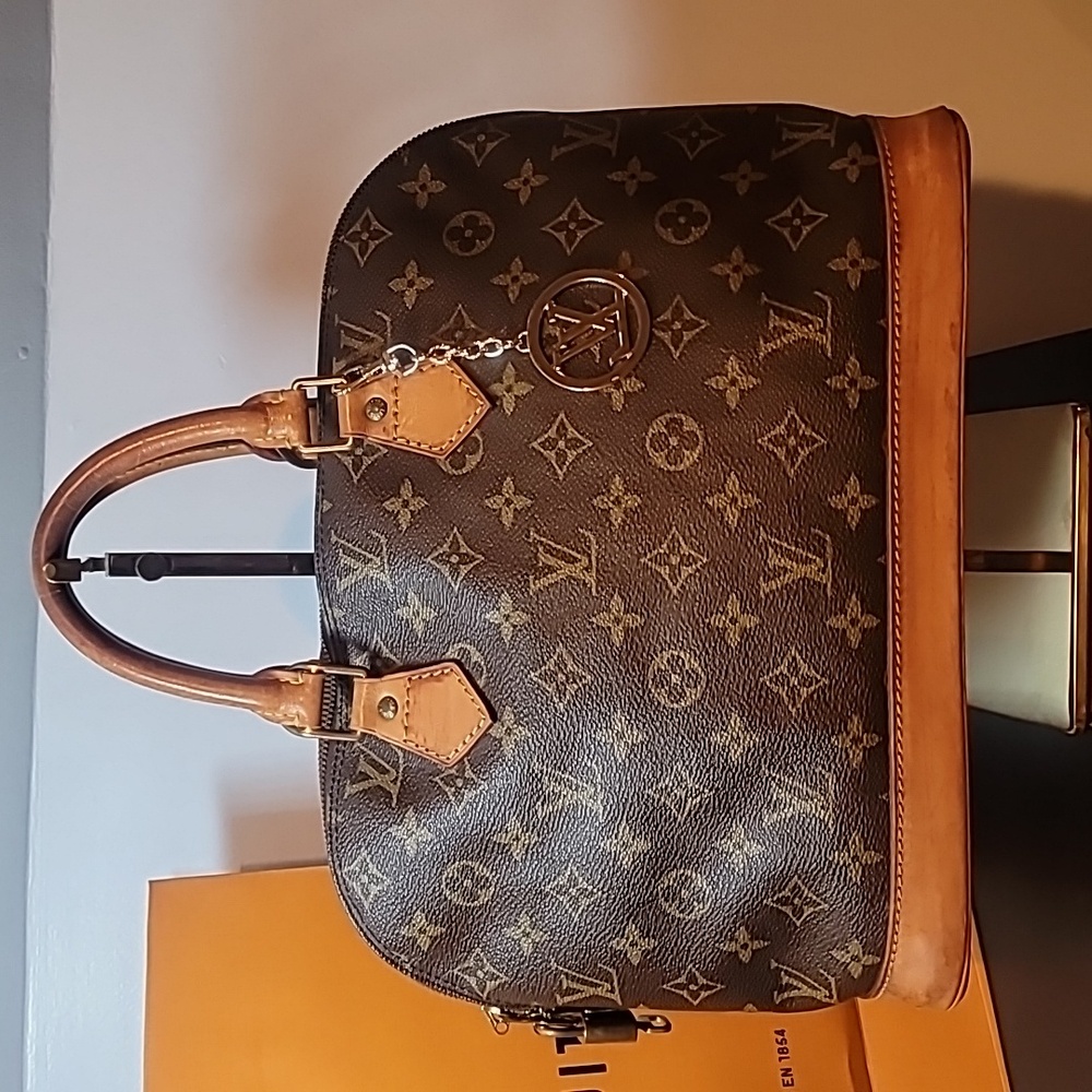 LOUIS VUITTON MONOGRAM ALMA PM